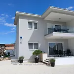 Villa Veluana Apartment 3 With A Balcony
