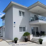 Villa Veluana Apartment 3 With A Balcony