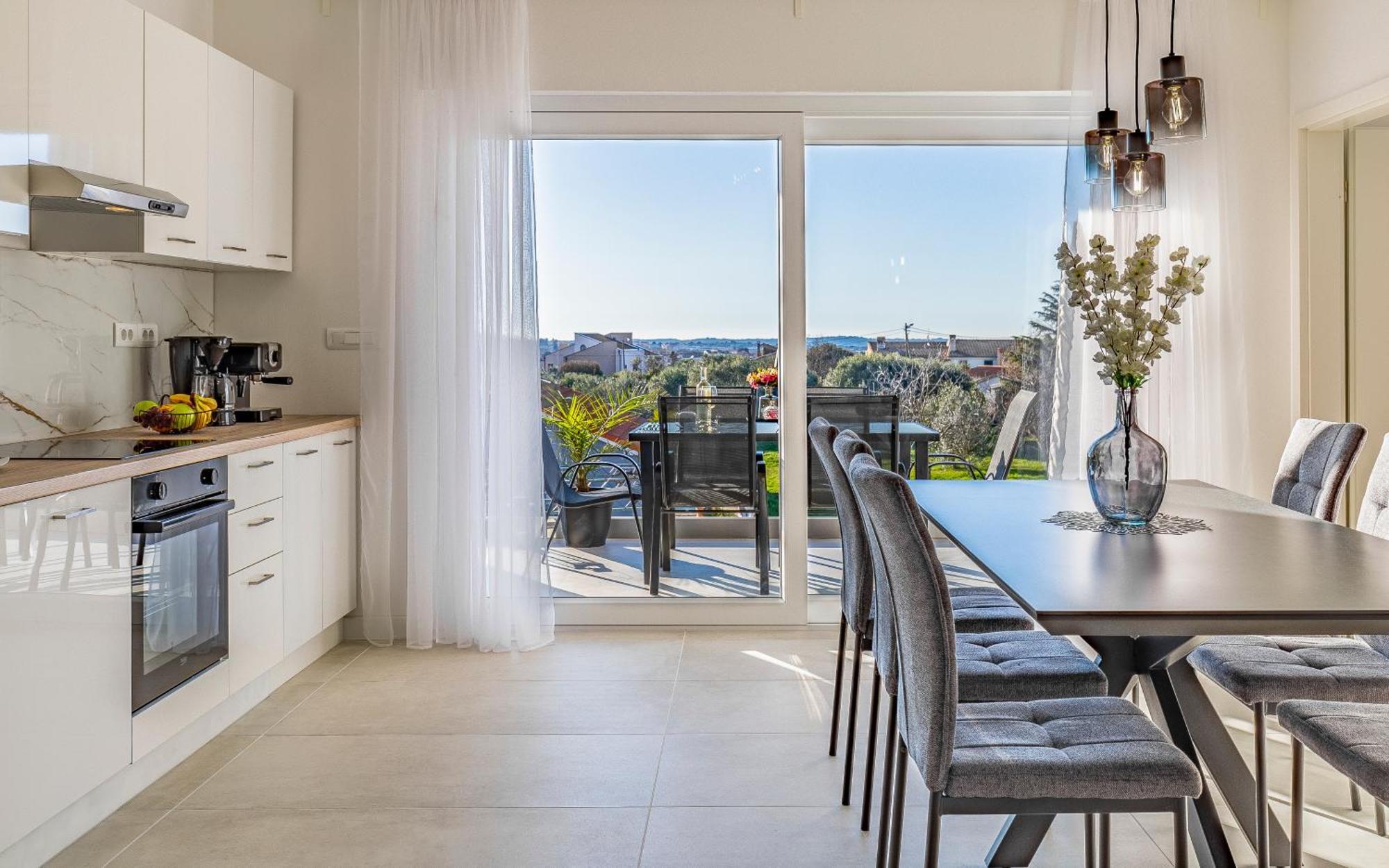 Veluana 3 With A Balcony Apartman Pula